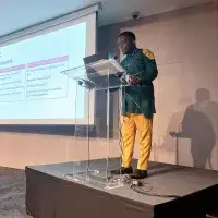 Dr Guy Sadeu Wafeu présente les réalisations de Cochrane Cameroon à la réunion des directeurs Cochrane, Lisbonne 2025.